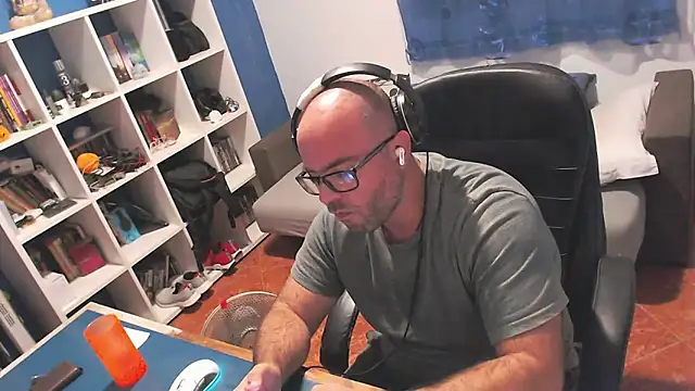 ravingr4d4 online show from October 2025 07:57:02 PM