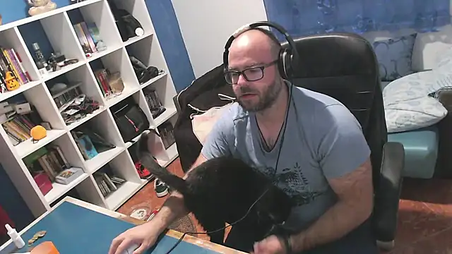 ravingr4d4 online show from October 2025 11:09:01 PM