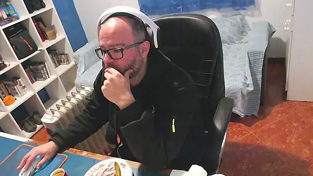 ravingr4d4 online show from February 2026 04:58:01 PM