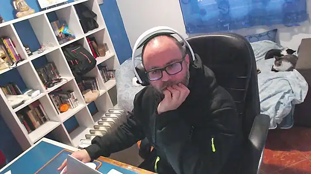 ravingr4d4 online show from February 2026 12:12:01 PM