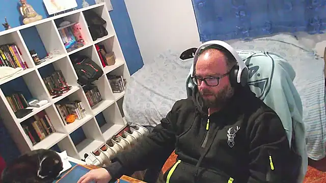 ravingr4d4 online show from February 2026 10:42:01 PM