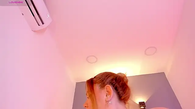 Snapshot of sophiarossee_ chatting on January 2025 02:56:02 PM sophiarossee online show from January 2025 02:56:02 PM