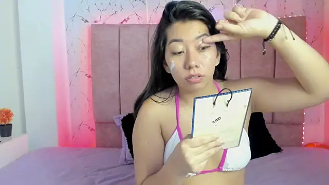 Snapshot of sexylaurita chatting on October 2025 01:32:01 PM sexylaurita online show from October 2025 01:32:01 PM