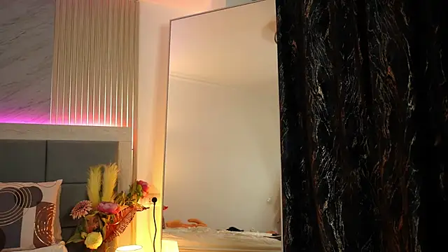 MiaCharm online show from October 2025 09:26:02 PM