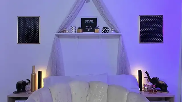 Zoe Gruber online show from October 2025 04:49:01 PM