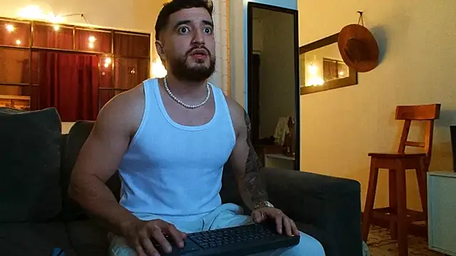 Snapshot of AndrewMartinez chatting on January 2025 04:36:02 AM AndrewMartinez online show from January 2025 04:36:02 AM