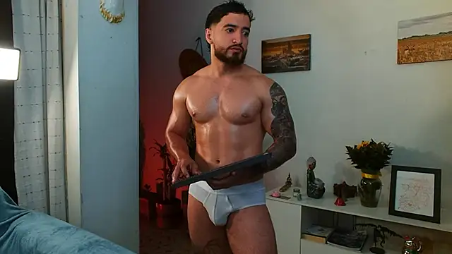 Snapshot of AndrewMartinez chatting on October 2025 01:02:02 AM AndrewMartinez online show from October 2025 01:02:02 AM