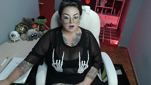 Snapshot of juliette_rd chatting on December 2024 11:42:02 PM juliette rd online show from December 2024 11:42:02 PM