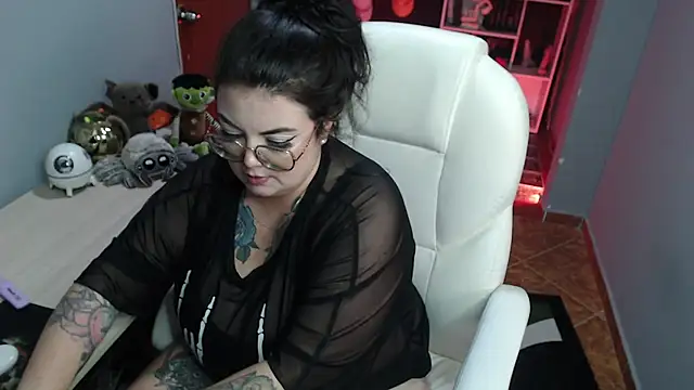 Snapshot of juliette_rd chatting on December 2024 12:37:02 AM juliette rd online show from December 2024 12:37:02 AM