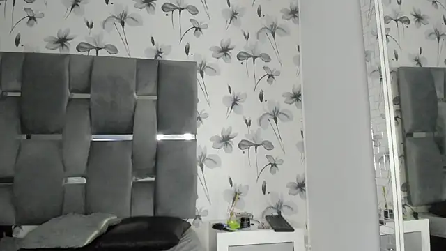 Ehotloveaxxx online show from December 2024 12:00:02 PM