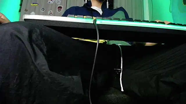 zacwatson  online show from February 2025 10:14:01 AM