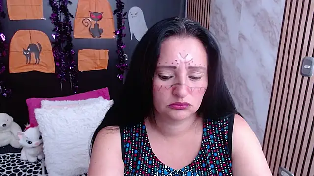 CristialJones  online show from November 2025 02:41:01 PM