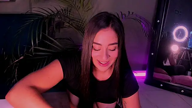 Snapshot of Sussy_Bell01 chatting on February 2025 02:07:02 AM Sussy Bell01 online show from February 2025 02:07:02 AM