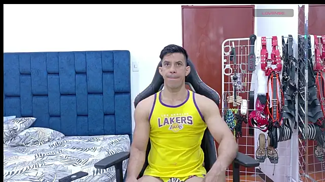 JoseRumbero26 online show from April 2026 01:40:01 PM