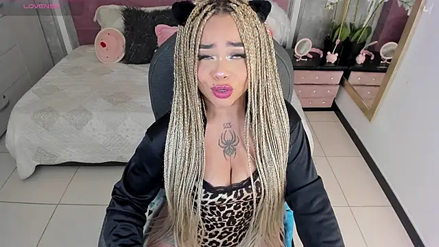 conny  curly online show from November 2025 03:05:02 PM