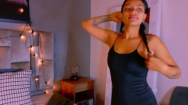 Snapshot of rachellmartinez chatting on October 2025 11:43:02 AM rachellmartinez online show from October 2025 11:43:02 AM