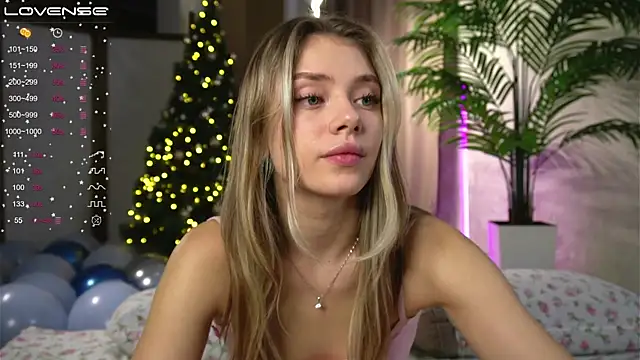 Snapshot of TastyPoint chatting on December 2024 04:47:02 PM TastyPoint online show from December 2024 04:47:02 PM