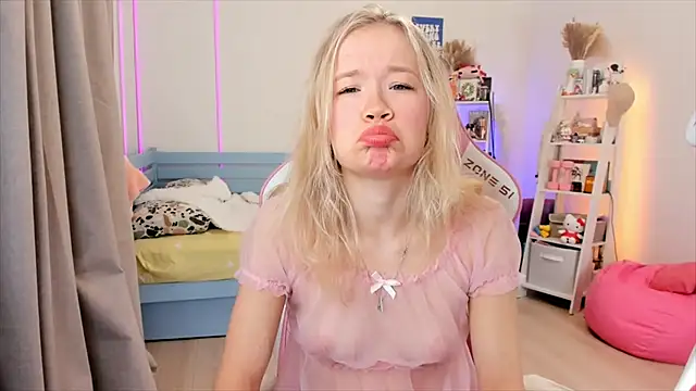 Lily Young online show from November 2025 04:37:02 AM