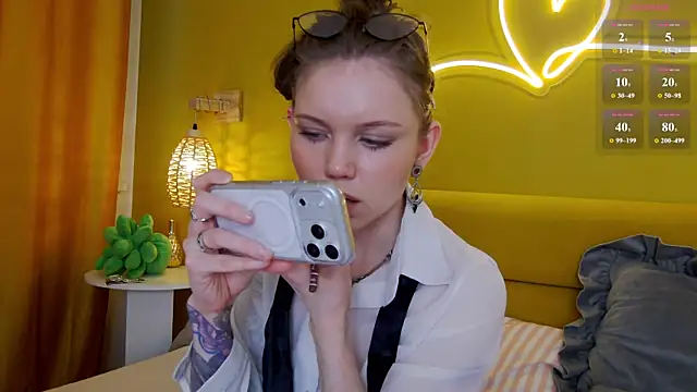 lessysweety online show from April 2026 03:12:01 AM