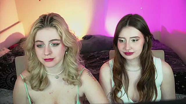 Snapshot of your_favoritegirls chatting on February 2025 05:29:02 PM your favoritegirls online show from February 2025 05:29:02 PM