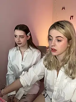 Snapshot of your_favoritegirls chatting on February 2025 04:33:01 PM your favoritegirls online show from February 2025 04:33:01 PM