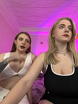 Snapshot of your_favoritegirls chatting on February 2025 04:36:02 PM your favoritegirls online show from February 2025 04:36:02 PM