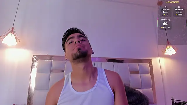 Snapshot of PittAndLunaa chatting on November 2025 12:16:02 PM PittAndLunaa online show from November 2025 12:16:02 PM