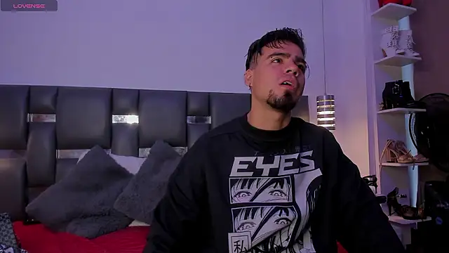 Snapshot of PittAndLunaa chatting on February 2026 12:21:01 PM PittAndLunaa online show from February 2026 12:21:01 PM