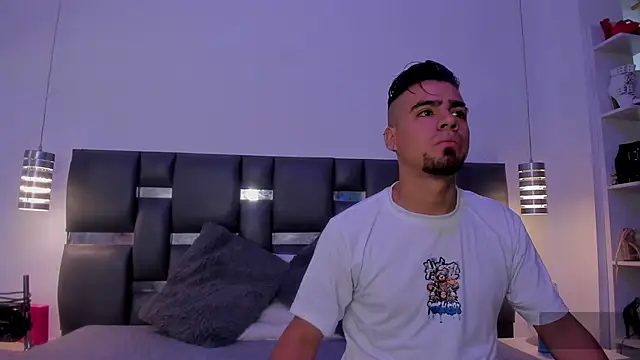 Snapshot of PittAndLunaa chatting on February 2026 12:20:02 PM PittAndLunaa online show from February 2026 12:20:02 PM