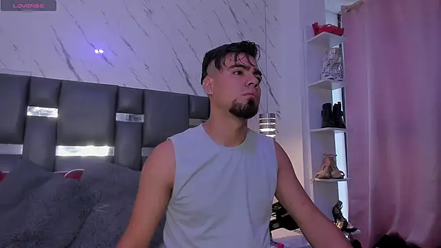 Snapshot of PittAndLunaa chatting on February 2026 12:28:02 PM PittAndLunaa online show from February 2026 12:28:02 PM