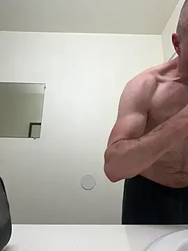 El Gizmo online show from January 2025 09:02:02 AM