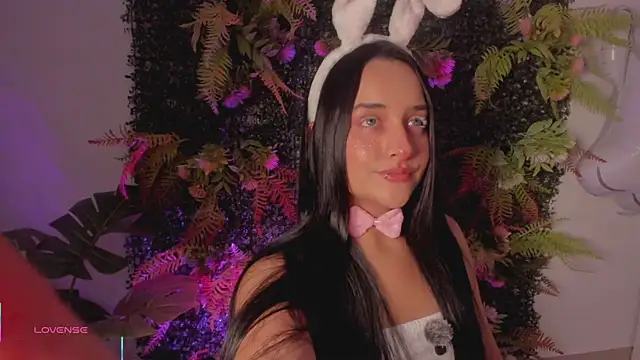 Snapshot of hanna_lee02 chatting on October 2025 12:50:02 PM hanna lee02 online show from October 2025 12:50:02 PM