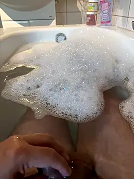 Snapshot of Wessi2005 chatting on September 2025 03:45:01 PM Wessi2005 online show from September 2025 03:45:01 PM