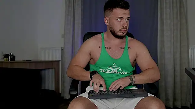 Snapshot of juliusmasters chatting on September 2025 07:52:01 PM juliusmasters online show from September 2025 07:52:01 PM