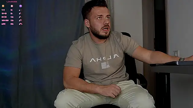 Snapshot of juliusmasters chatting on October 2025 06:52:01 PM juliusmasters online show from October 2025 06:52:01 PM