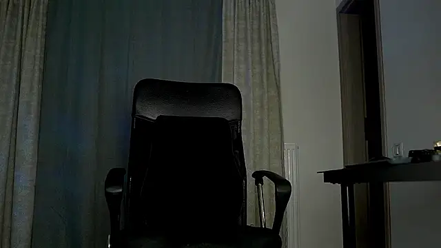 Snapshot of juliusmasters chatting on October 2025 06:39:02 PM juliusmasters online show from October 2025 06:39:02 PM