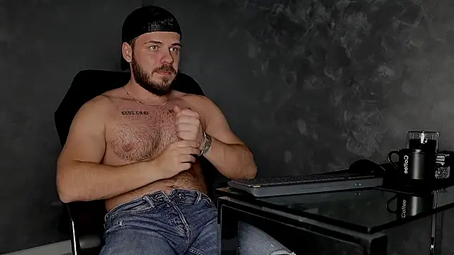 Snapshot of juliusmasters chatting on November 2025 07:48:02 PM juliusmasters online show from November 2025 07:48:02 PM