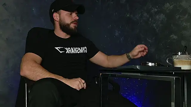 Snapshot of juliusmasters chatting on November 2025 08:11:01 PM juliusmasters online show from November 2025 08:11:01 PM