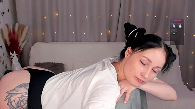 LisaMooore online show from February 2025 03:28:02 PM