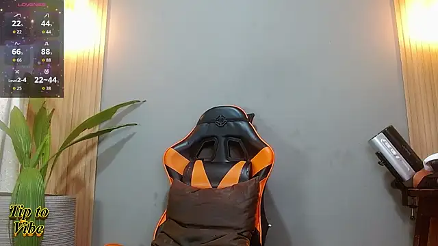 Snapshot of Mr_WhiteCock chatting on January 2026 11:20:01 PM Mr WhiteCock online show from January 2026 11:20:01 PM