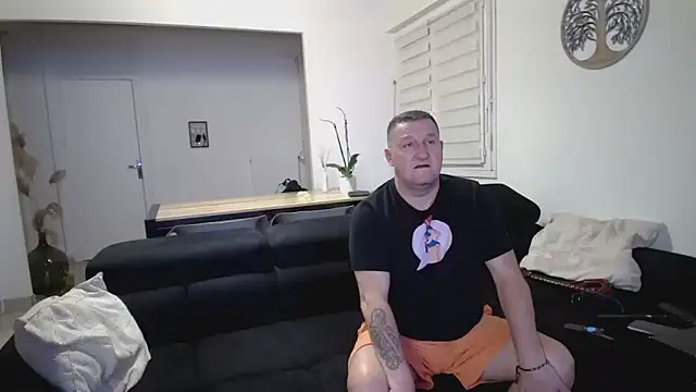 Snapshot of darkmoonsubmissive chatting on January 2025 09:51:02 PM darkmoonsubmissive online show from January 2025 09:51:02 PM