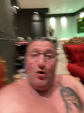 Snapshot of darkmoonsubmissive chatting on February 2025 08:44:01 PM darkmoonsubmissive online show from February 2025 08:44:01 PM