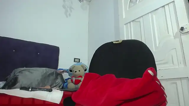 Squirter pussybomb online show from August 2026 04:36:01 AM
