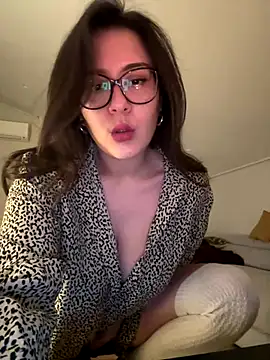 Its Jade online show from December 2025 11:04:01 AM