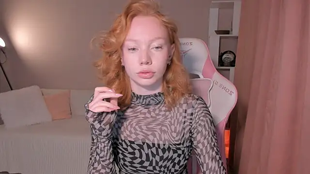 foxyMistrees online show from October 2025 10:19:01 PM