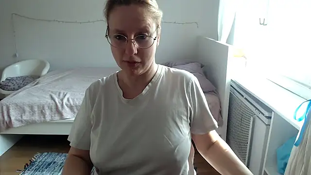 MariaValentine online show from March 2026 07:02:01 AM