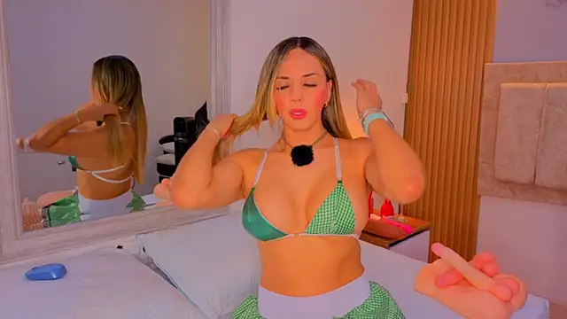 laiamilf online show from May 2026 12:27:02 AM