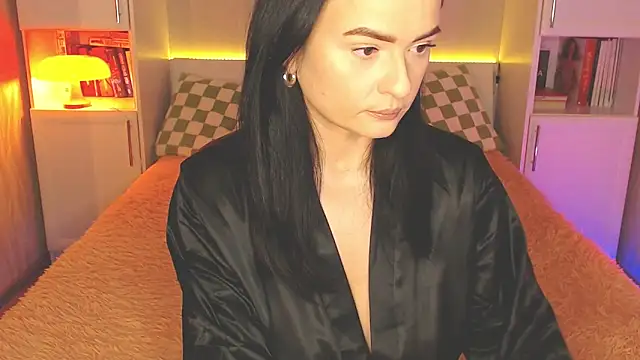 Leaaaaaaaaa online show from November 2025 06:07:02 PM