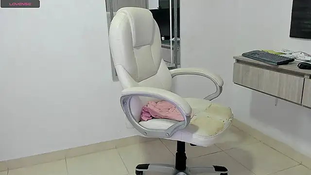 Snapshot of dahian_carter chatting on September 2025 12:49:02 PM dahian carter online show from September 2025 12:49:02 PM