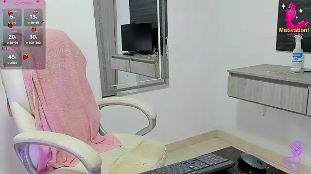 Snapshot of dahian_carter chatting on September 2025 12:31:02 PM dahian carter online show from September 2025 12:31:02 PM